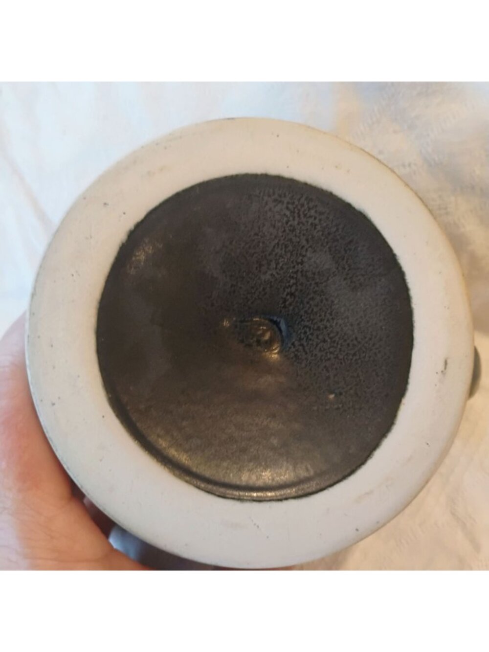 Handmade Black White Red Speckled Geometric Wide Bottom Mug 14 oz Artisan Signed - Picture 8 of 9